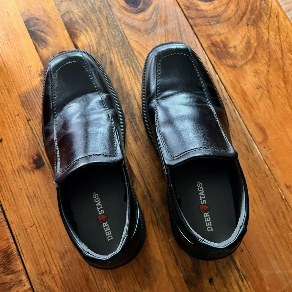 EUC Like New Deer Stags Greenpoint Junior Black Loafer Sz 3 1/2 M